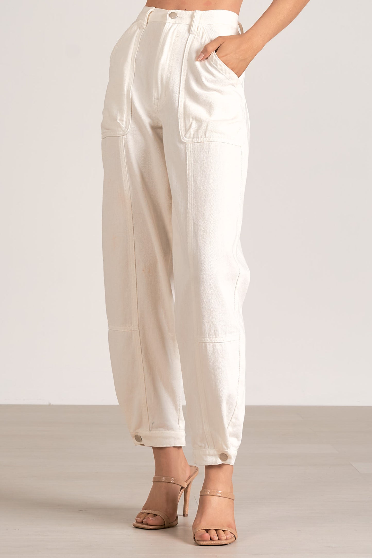 WHITE CARGO PANTS